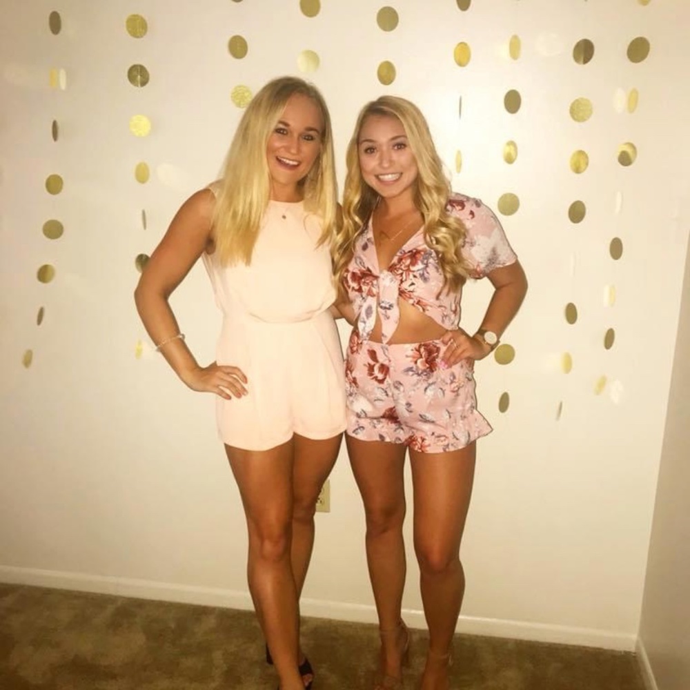 ILLIA ILLIA Floral Romper - Picture 6 of 6